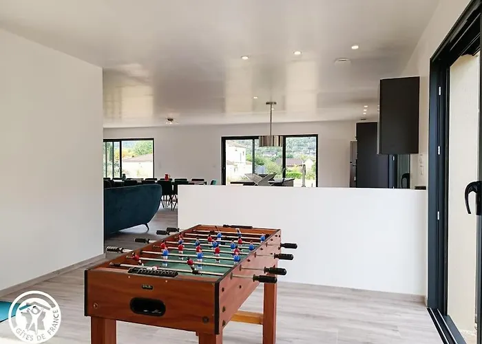 Le Perron De St Cirq * Tour-de-Faure