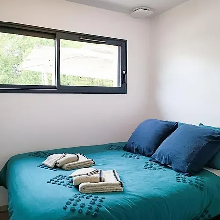 Le Perron De St Cirq Tour-de-Faure